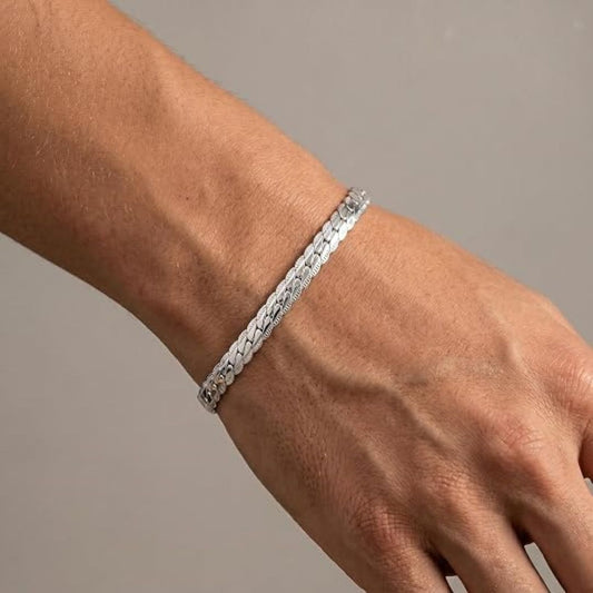 Markantes Panzerarmband – Stilfull länkarmband i skinande silverfinish