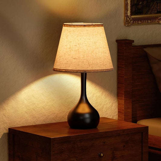 Modern Bordslampa – Stilren sänglampsarmatur med textilskärm