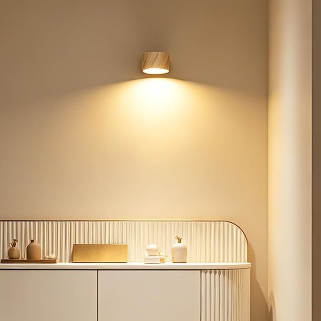 Holz-Wandleuchte – Skandinavische LED-Leuchte mit Magnethalterung