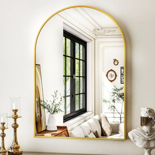 Bogenwandspiegel – Elegant väggspegel i guld med välvd ram