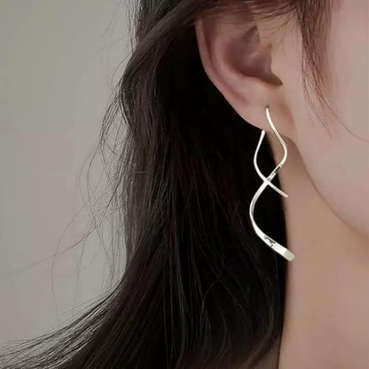Spirale Silberohrringe – Eleganta långa örhängen med modern snurrad design