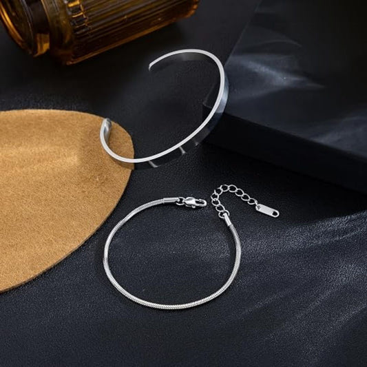 Silber-Armbandset – Stilfullt armbandsset i rostfritt stål med slät cuff och kedja