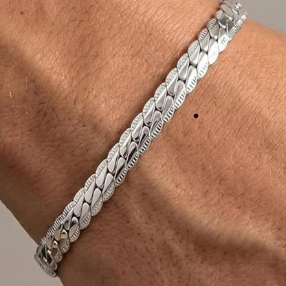 Markantes Panzerarmband – Stilfull länkarmband i skinande silverfinish
