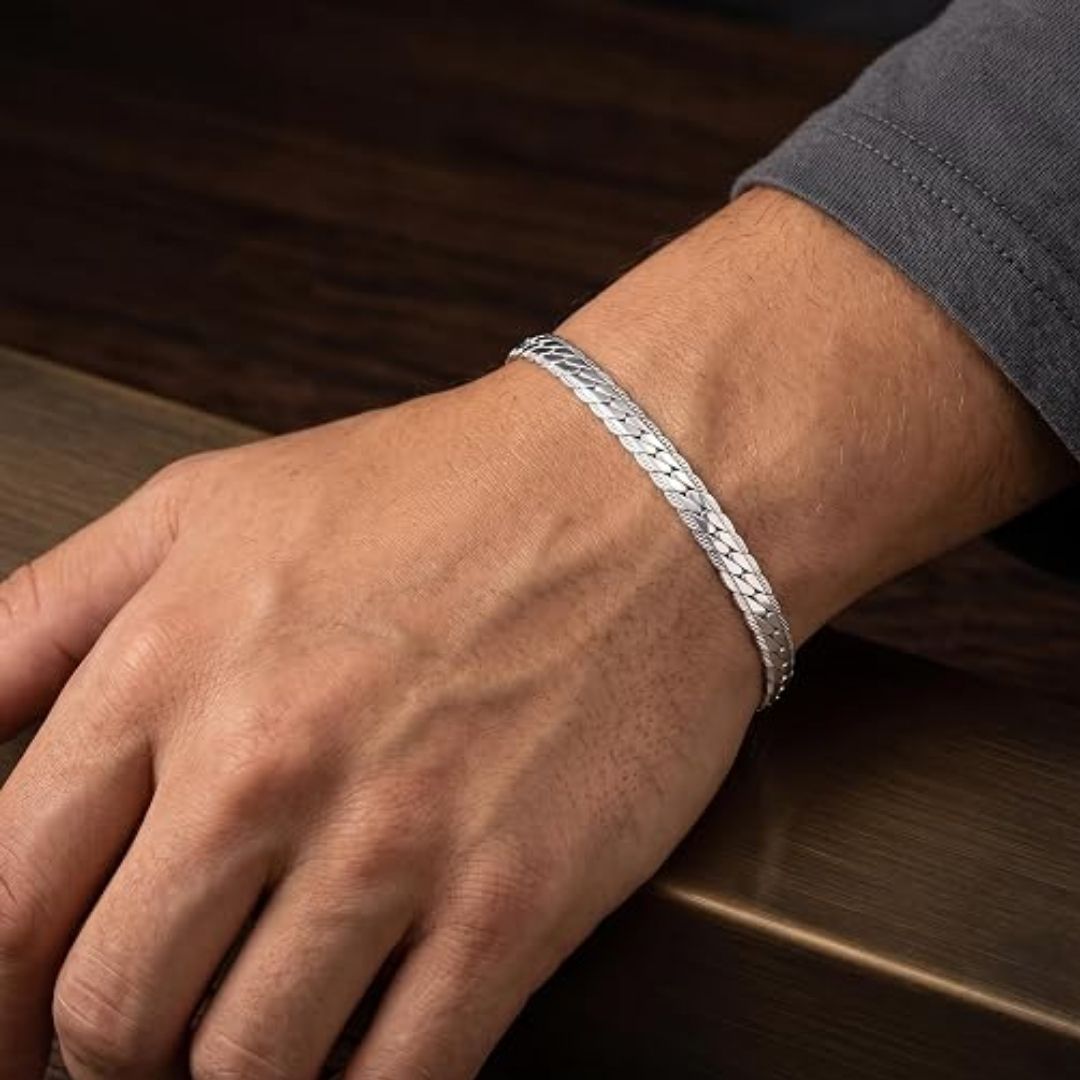 Markantes Panzerarmband – Stilfull länkarmband i skinande silverfinish