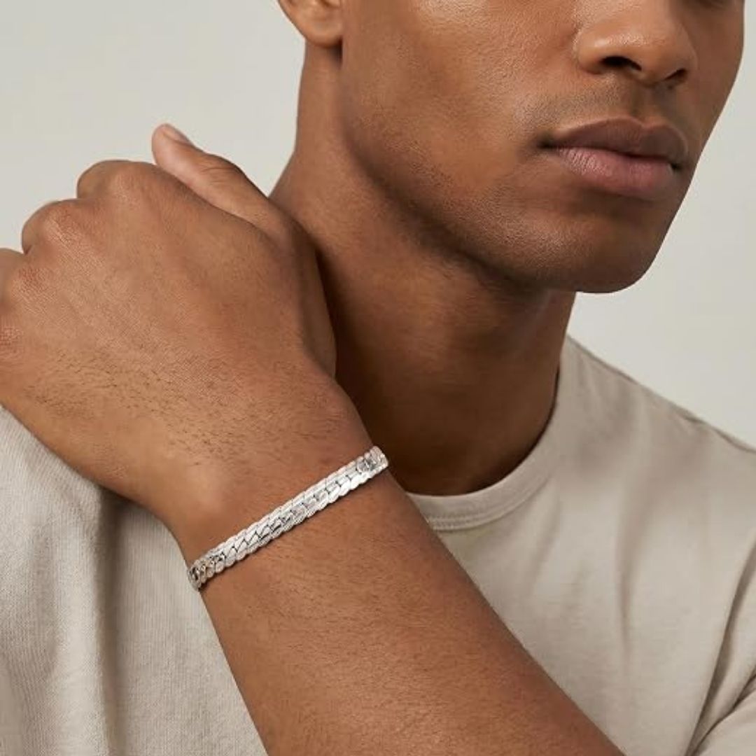 Markantes Panzerarmband – Stilfull länkarmband i skinande silverfinish